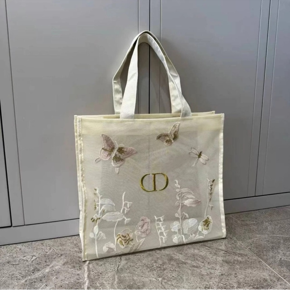 VIP Mother’s Day GWP BUNDLED SET DIOR Cream Embroidered Pouch & Tote
